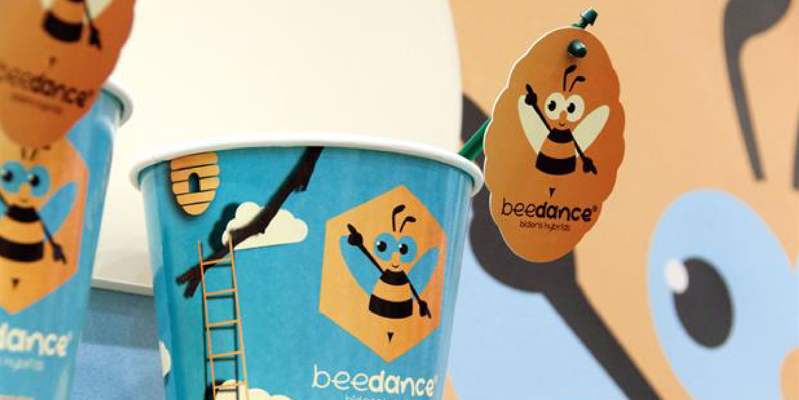 The bee-inspired Beedance® brand. The original Beedance® range consists of compact bee & bee-butterfly-attracting Bidens with striking red and yellow colours. These strong and healthy plants are suitable for almost every climate and can be used as a patio plant, in balcony boxes, hanging baskets and as a bedding plant. There are two Beedance® varieties: Beedance® Painted Red and Beedance® Painted Yellow. Both are irresistible to bees and butterflies, creating biodiversity wherever they are planted. Because of its compact shape, Beedance® is easy to grow and, therefore, perfect for modern cultivation. Its vigorous spreading and trailing habit makes it suitable for many situations, including borders and hanging baskets.